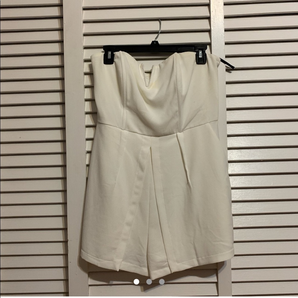 Strapless mini white romper